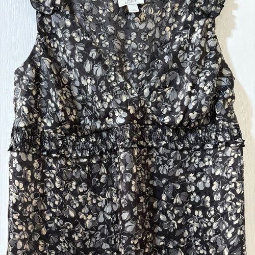 Floral sleeveless blouse like new, size 14 fits 12, white and gray