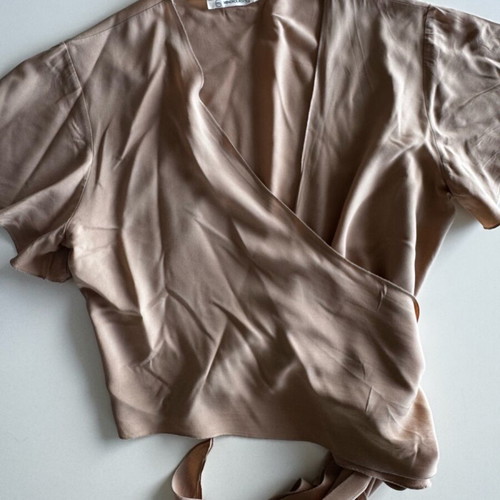 Mind Your Style blouse size M like new, beige