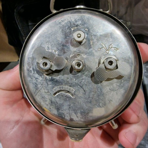 Peter wind-up clock used, analog tabletop