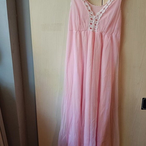 Vintage nightgown set pink, like new, Greek made