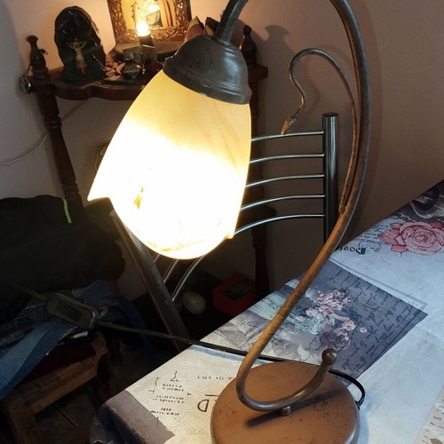 Table lamp with opaline glass like new