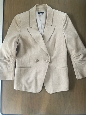 Γυναικείο σακάκι μεταχειρισμένο, μπεζ με σταυρωτό κλείσιμο