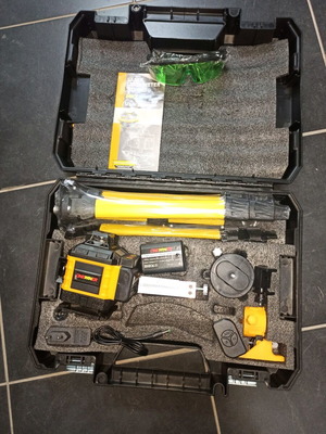 Laser level new with 2 batteries and tripod