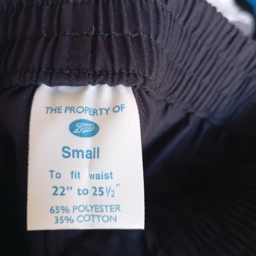 Hipster Bermuda shorts like new, blue canvas with pockets