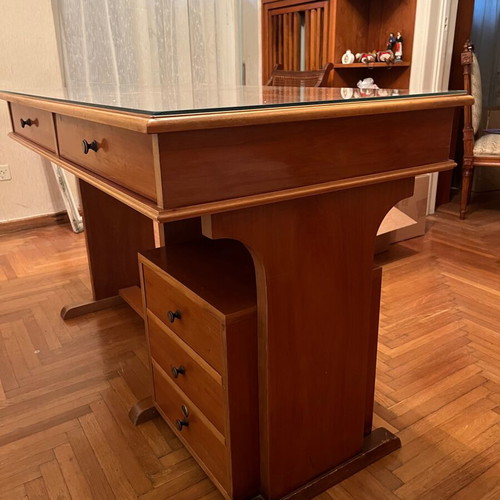 Solid wood desk from African walnut like new with glass top 120x60