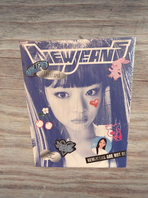 NewJeans – New Jeans (New Jeans Ver. – Ханни