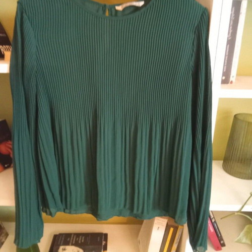 Strativarius pleated blouse like new, size M