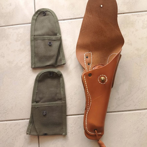 ES pistol holster set with two pouches new