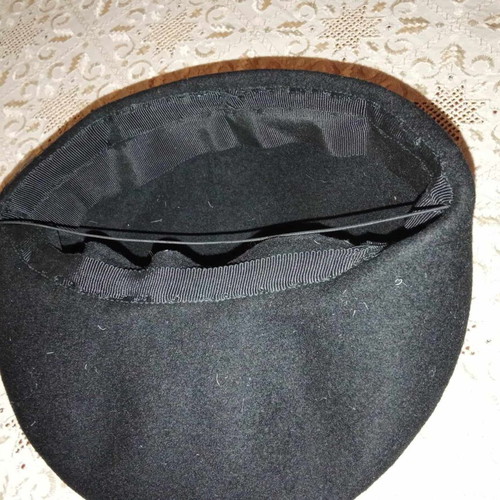 Vintage black felt beret hat like new size M