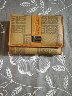Guy Laroche women's leather wallet new, beige and orange