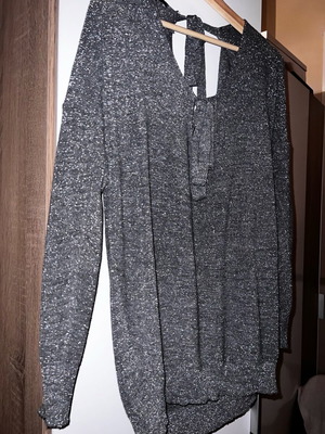 Denny Rose long blouse gray with glitter like new, size small