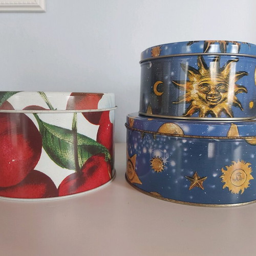Round tin boxes used, set of 3 pieces