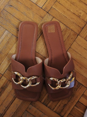 Brown sandals with gold decoration like new, size 36