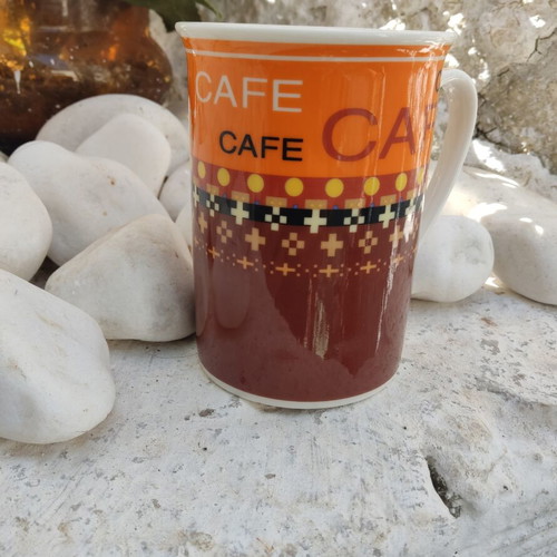 Finecasa Lifestyle ceramic coffee mug with retro Cafe design