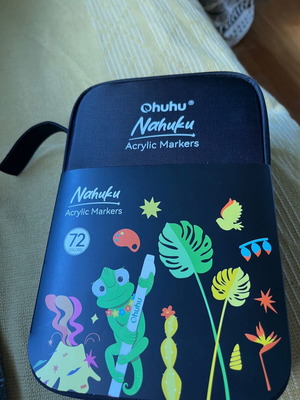 Ohuhu Nahuku 72 acrylic markers like new