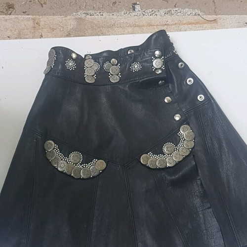 Skirt collectible used handmade leather with metal details