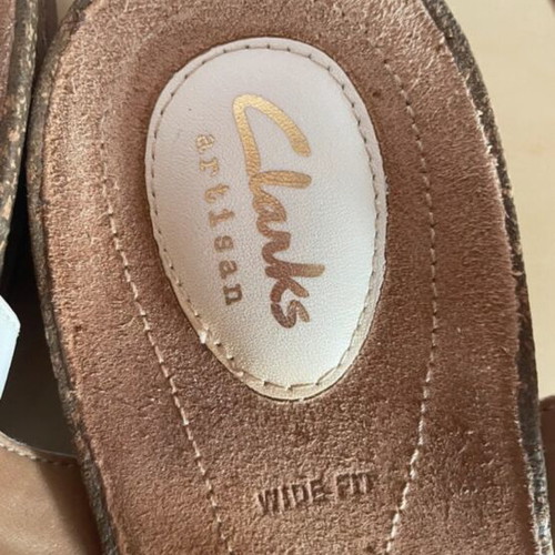 Clarks leather sandals size 39 wide fit with strass, like new