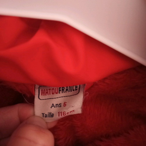 Jacket with inner fur like new, red, for 6 years old