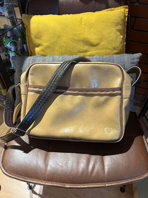 Fred Perry Messenger Shoulder Bag like new, beige and brown