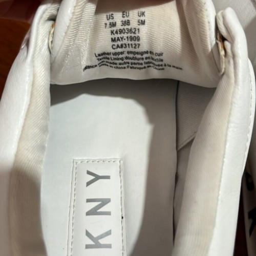 DKNY leather sneakers like new, very comfortable, size 38, white