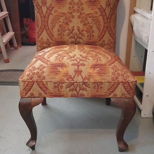 Low chair with cotton upholstery like new