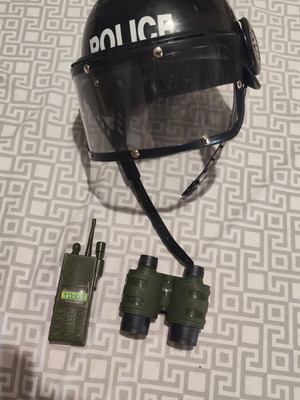Kids Helmet with Binoculars and Walkie-Talkie like new