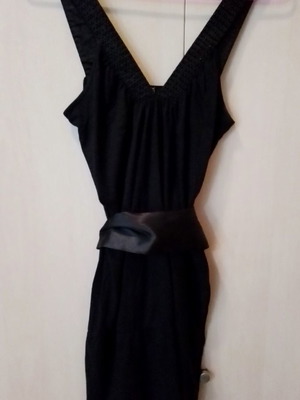 Women's short black dress with satin belt, size Small