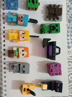 Φιγούρες Minecraft από τα σοκολατί είδη Kinder Joy καινούργιες
