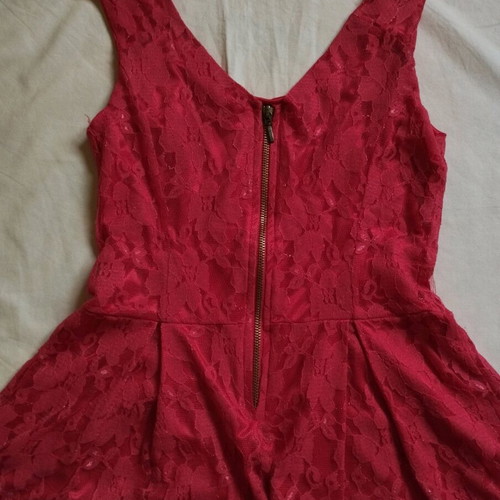 Vintage lace top used, coral to red, size M