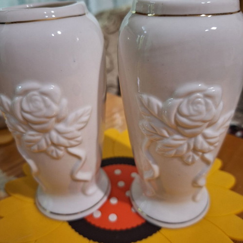 Porcelain vases with embossed roses and gilded edges, like new, set of two
