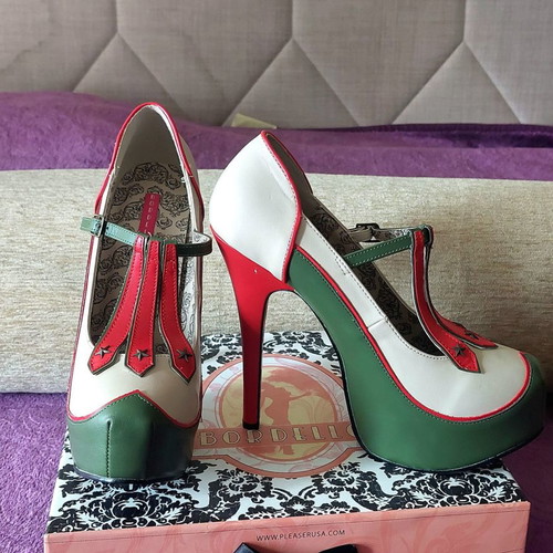 Bordello collectible pumps size 40, army theme costume