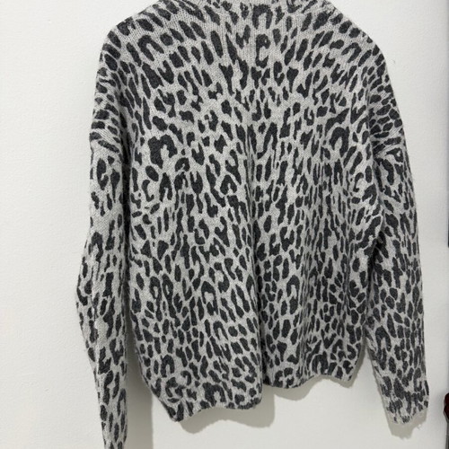 Women's sweater used with grey animal print, one size