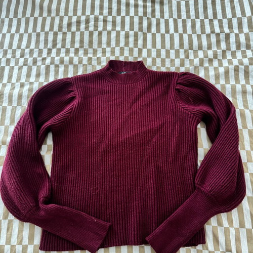 Bershka sweater with distinctive sleeves like new, red, size S