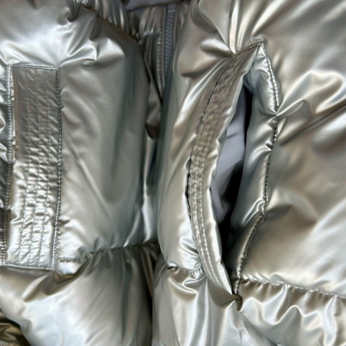 United Colors of Benetton winter jacket silver like new, 11-12 years