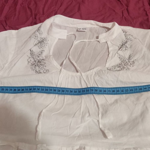 White short-sleeve cotton blouse like new, size 40-42-44