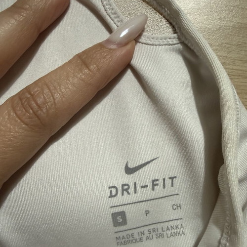 Nike γυμναστηριακό τοπ σαν καινούργιο, μέγεθος S, άσπρο