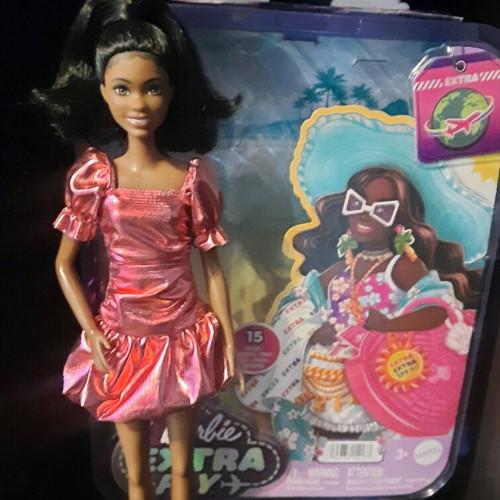 Barbie doll like new with minor box imperfections
