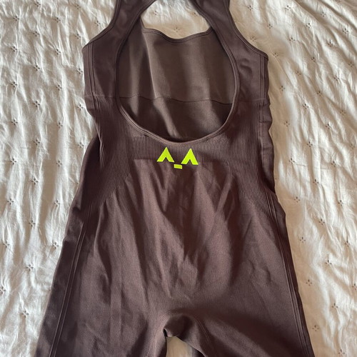 Altra Volta one-piece gym suit like new, short backless, brown, size S
