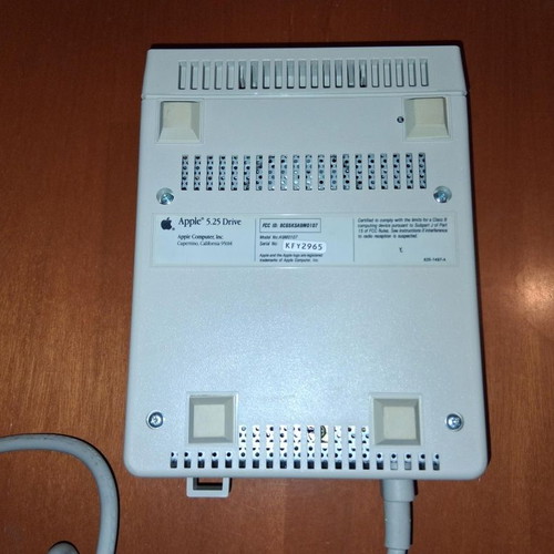 Apple 5.25 Drive for floppy disks used, model A9M0107, 1986