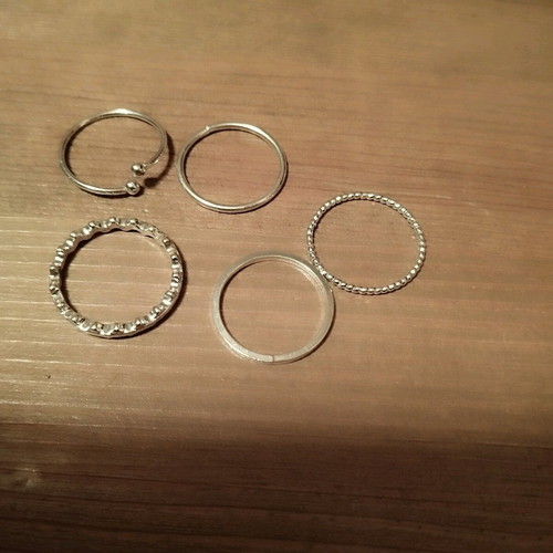 Rings various small used, silver, in excellent condition