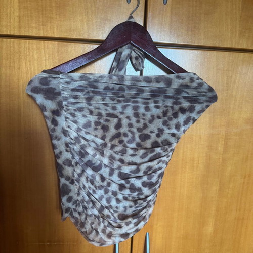 Zara t-shirt with leopard pattern like new, size S