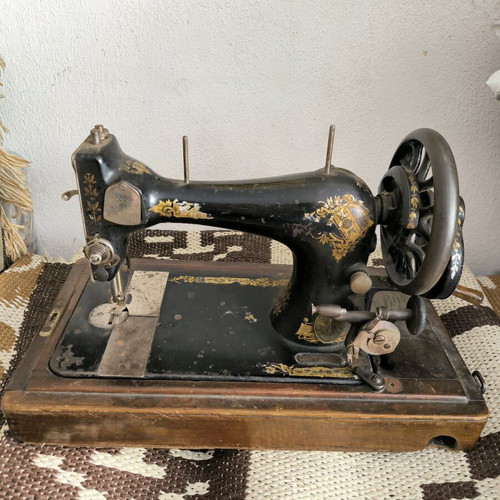 Singer antique sewing machine used