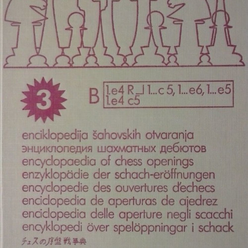 Chess books like new, classic openings encyclopedia 5 volumes plus 6th