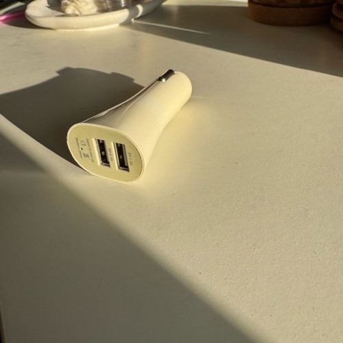 USB Dual Port 12W Car Charger white used