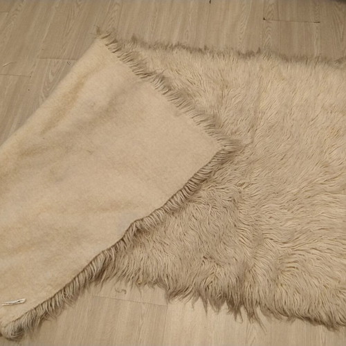 Flokati Velentza white rug used, 150x75 cm
