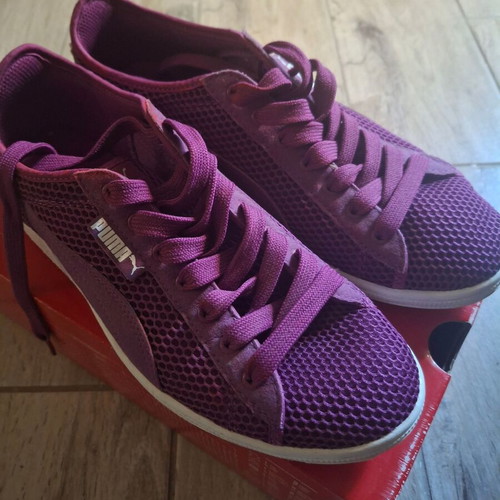 Puma athletic shoes size 39, worn once, purple