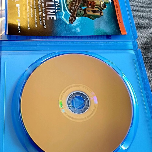 Titanfall 2 PS4 game used, complete and in excellent condition