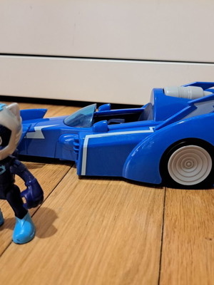 Pj Masks Cat Racer F6213 like new with figure and rear light