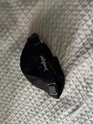 Round black hat adjustable size like new