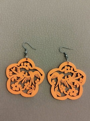 Wooden earrings like new, orange without clasp